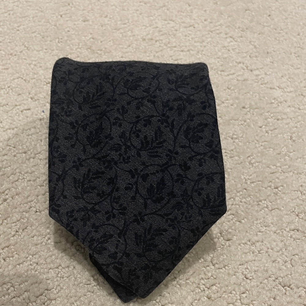 Dion Elegant Black Floral Men's Tie CB